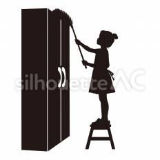 キャビネットの上部の埃をとる キャビネット,拭く,布のシルエット素材