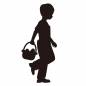 卵の入ったカゴを持ち歩く男の子 男の子,エッグハント,カゴ,持つ,歩く,子供,イースター,復活祭,イースターエッグ,卵のシルエット素材