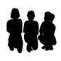 女友達 女友達 女友達,女性,3人,座る,しゃがむ,並ぶ,写真,仲良し,仲間,友人のシルエット素材