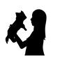 犬 犬 ペット,人,人物,女性,上半身,横向き,犬,小型犬,子犬,抱き上げるのシルエット素材