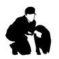 警察犬と警官 警察犬と警官 警察犬,イヌ,犬,動物,捜査,人物,人,しゃがむ,警察官,policeのシルエット素材