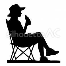 キャンプ用折りたたみ椅子で休憩 椅子,座る,屋外のシルエット素材