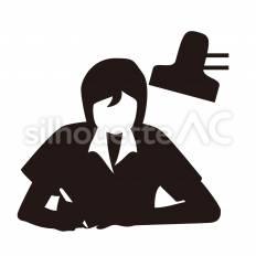 受験勉強　夜 机,紙,書くのシルエット素材